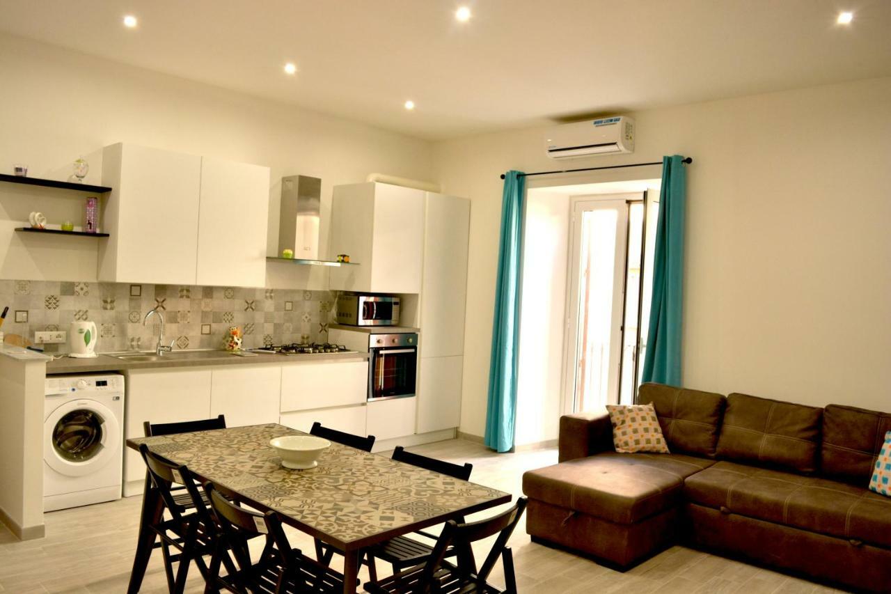 Casa Dei Lylium Apartment Palermo Bagian luar foto