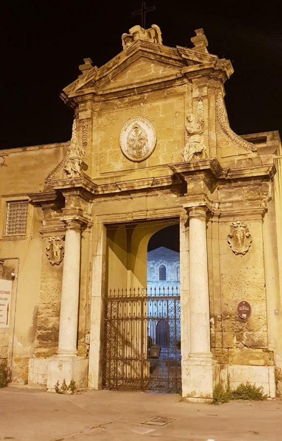Casa Dei Lylium Apartment Palermo Bagian luar foto