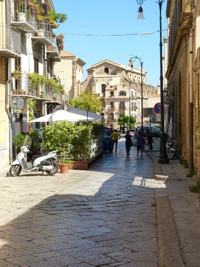 Casa Dei Lylium Apartment Palermo Bagian luar foto