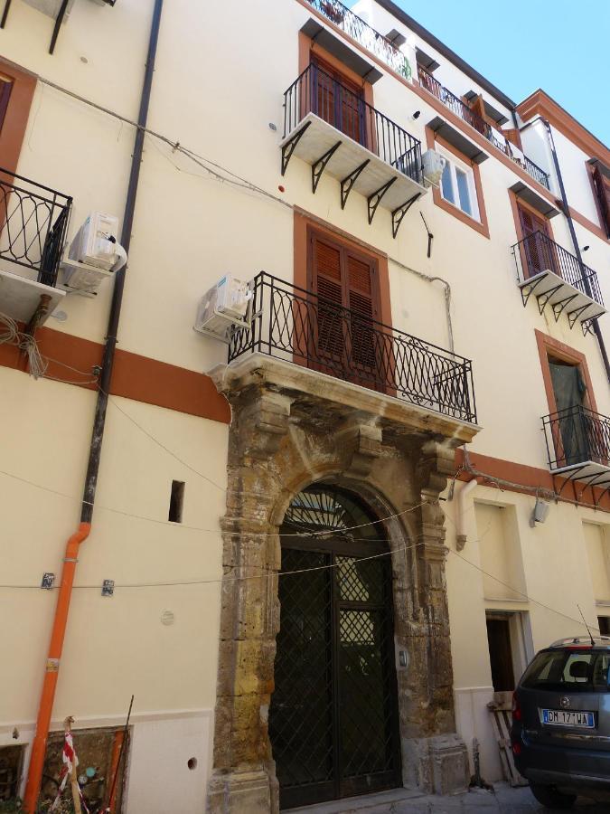 Casa Dei Lylium Apartment Palermo Bagian luar foto